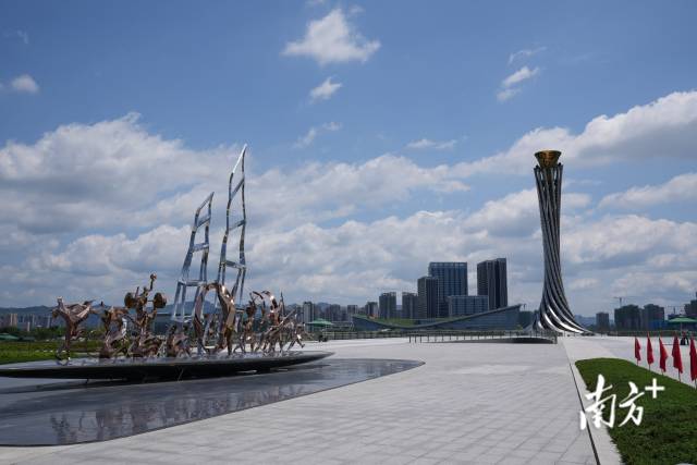 南方+ 冯颖妍 拍摄