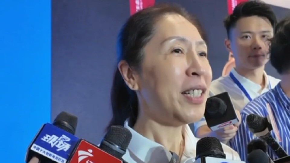 前中国女篮主教练郑薇：十五运会奖牌的金色特别耀眼 希望把金牌留在广东