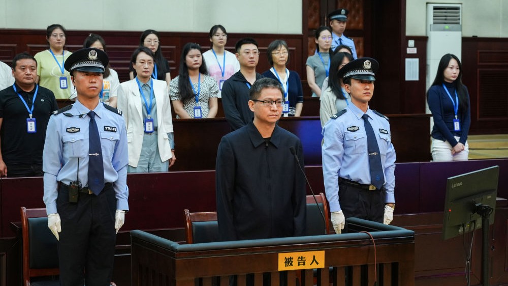 中国南方电网有限责任公司原党组成员、纪检监察组组长龙飞受贿案一审宣判