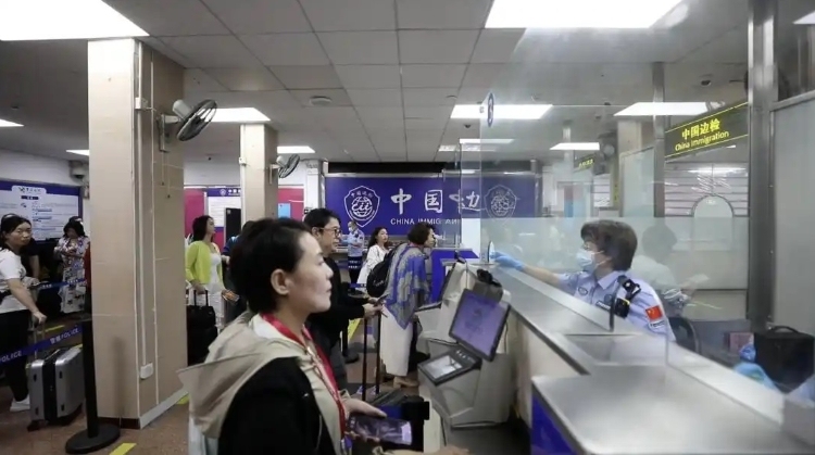 驰援香港大埔火灾：外骨骼套装等多批物资“零延时”通关