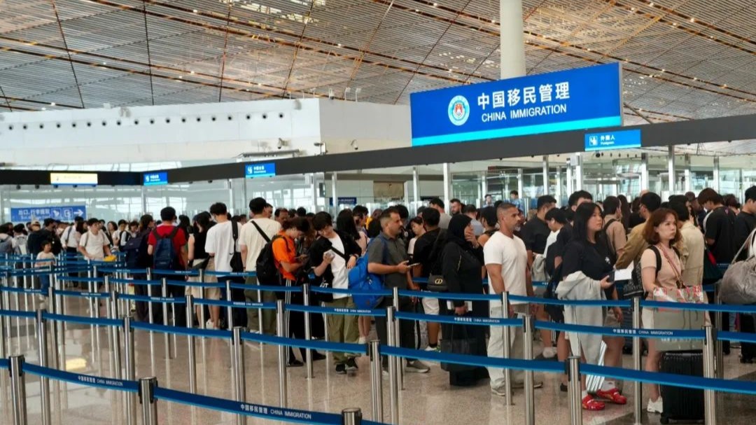 Foreign arrivals in China continue to surge in H1 via visa-free expansion
