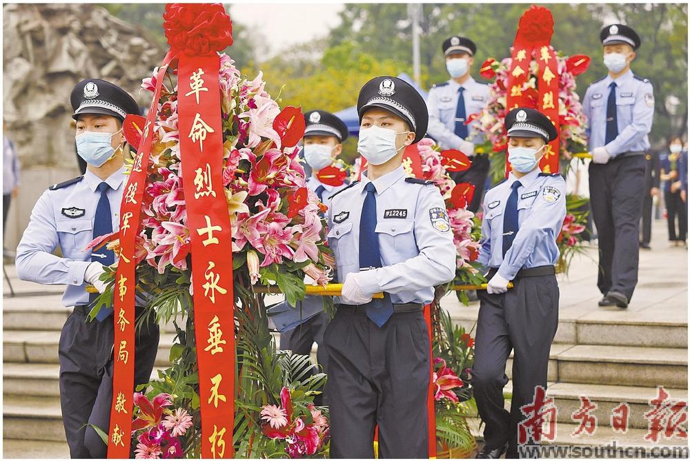 5日早上10时，广州市银河烈士陵园举行清明祭先烈活动。南方日报记者 梁钜聪 摄