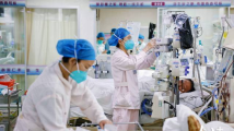 重症高峰下的ICU,“最后一道防线”上的关怀 重症高峰下的ICU,“最后一道防线”上的关怀