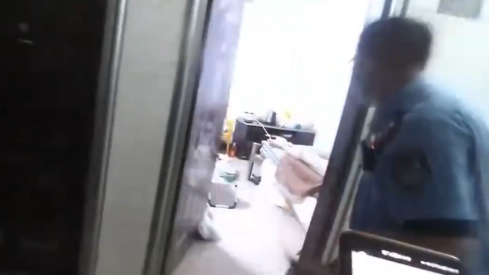 急急急！110接到异地救助电话……