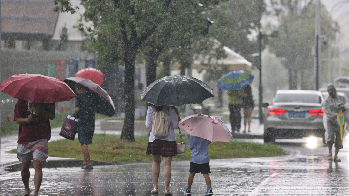 Two south China cities to suspend school, production in response to approaching typhoon