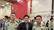 霍启刚登海南舰参观:感谢幕后英雄保家卫国 霍启刚登海南舰参观:感谢幕后英雄保家卫国