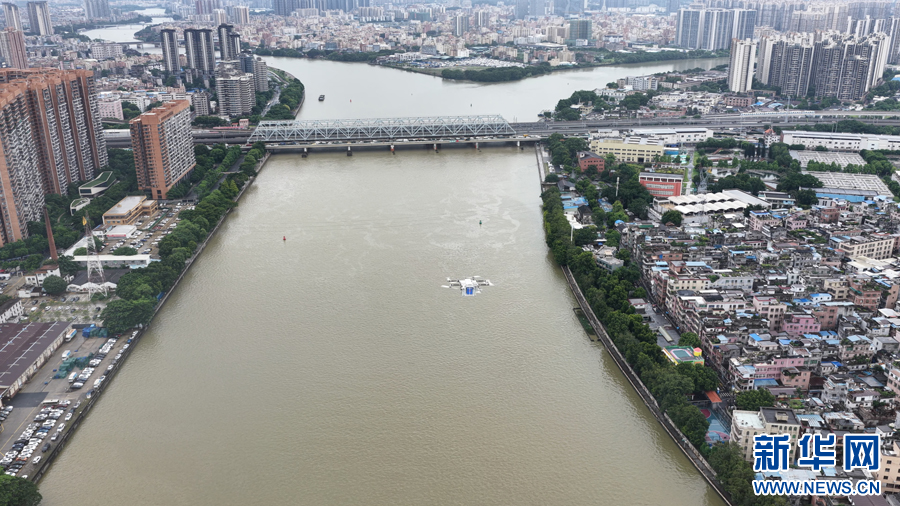 湛江海湾大桥免费通行首日车流量突破6万辆