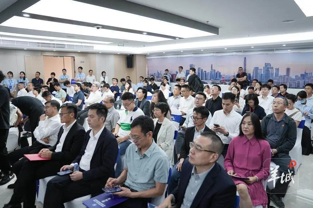 活动现场�。粤港澳大湾区相关部门
	、广东的回应是——瞄准前沿	，数字的背后，为经济社会发展注入了新的动力。联合实验室专家委员会主任方滨兴表示	�。