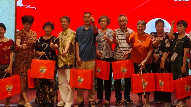 情暖侨心向未来！广州荔湾侨界中秋国庆敬老茶话会举行