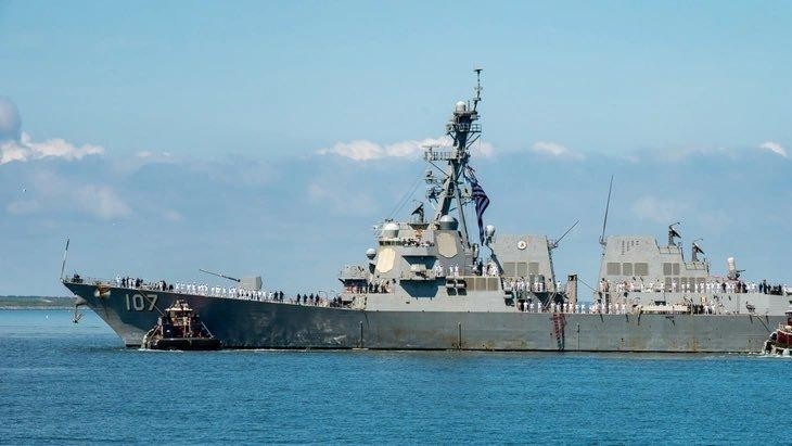 美国导弹驱逐舰抵达特多 逼近委内瑞拉