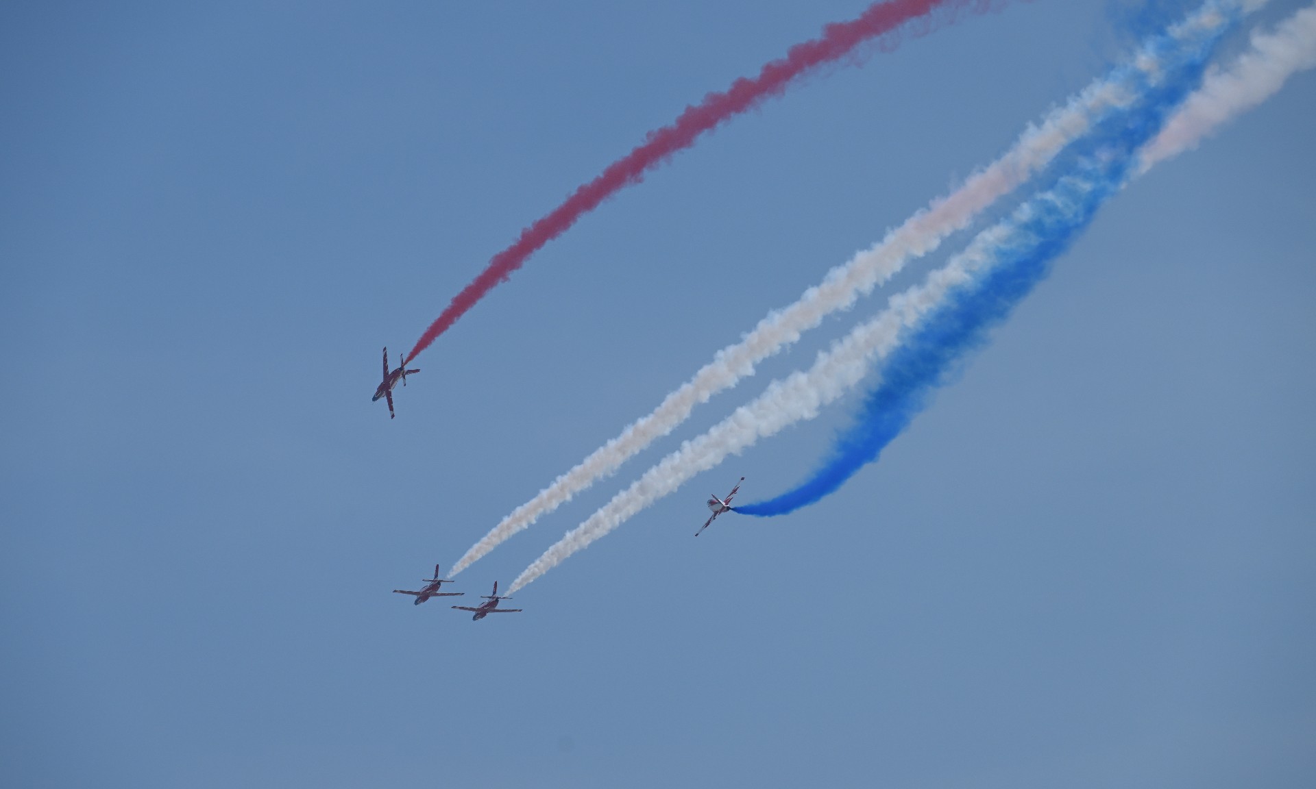 China's biggest airshow opens in Zhuhai