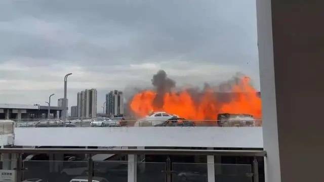 江门一餐厅发生爆炸？餐饮品牌辟谣：系港片拍摄场景