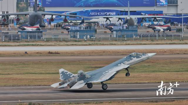 Two fifth-generation fighter jets scale models J-35A and J-20S make debut