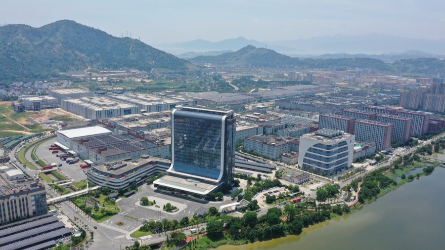 China's lithium-ion battery sector expands rapidly in 2022