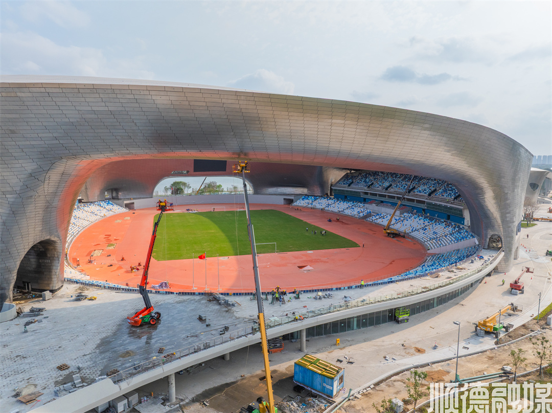 德胜体育中心体育场即将投入使用。