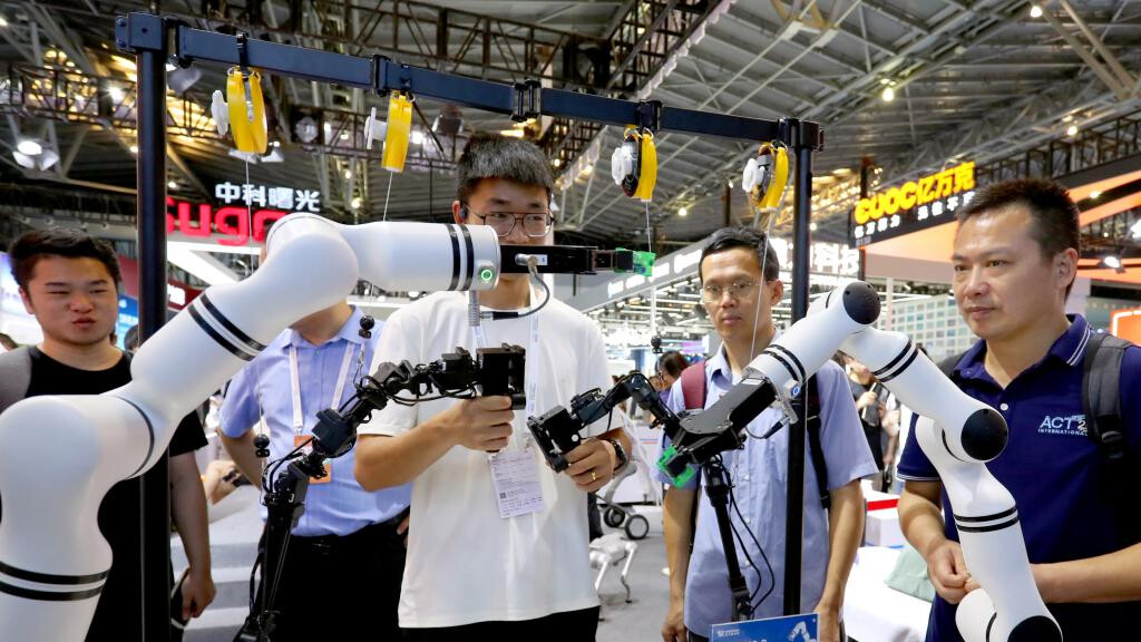 AI-powered robots showcased during 2024 World AI Conference in Shanghai