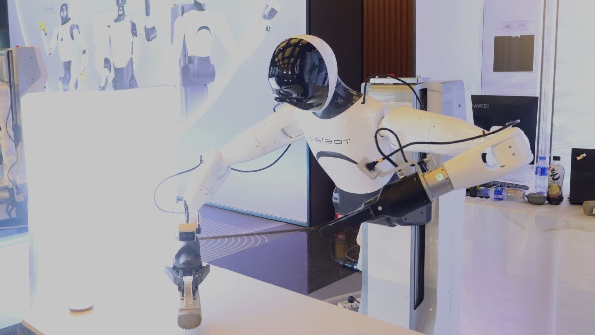 珠海“三新融合”锻造新质生产力！人工智能核心产业增长23%