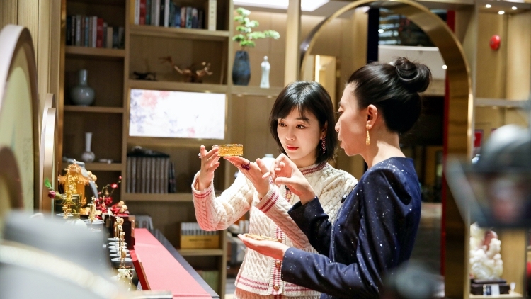 郭夷锬：设计不停，跨界不止｜广东珠宝产业一线走访录