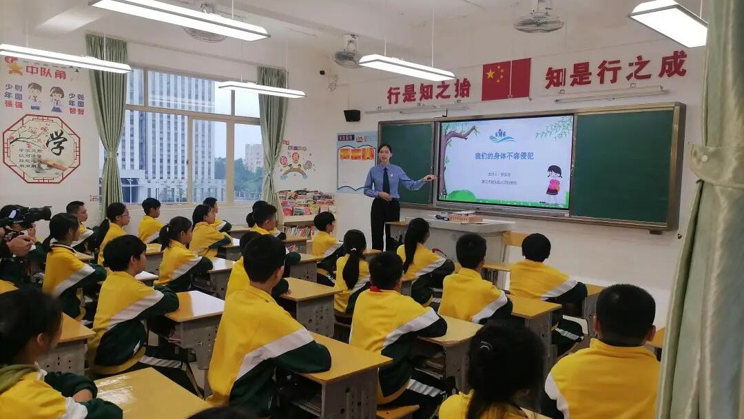 罗泳池：检察官里的“孩子王” | 榜样力量