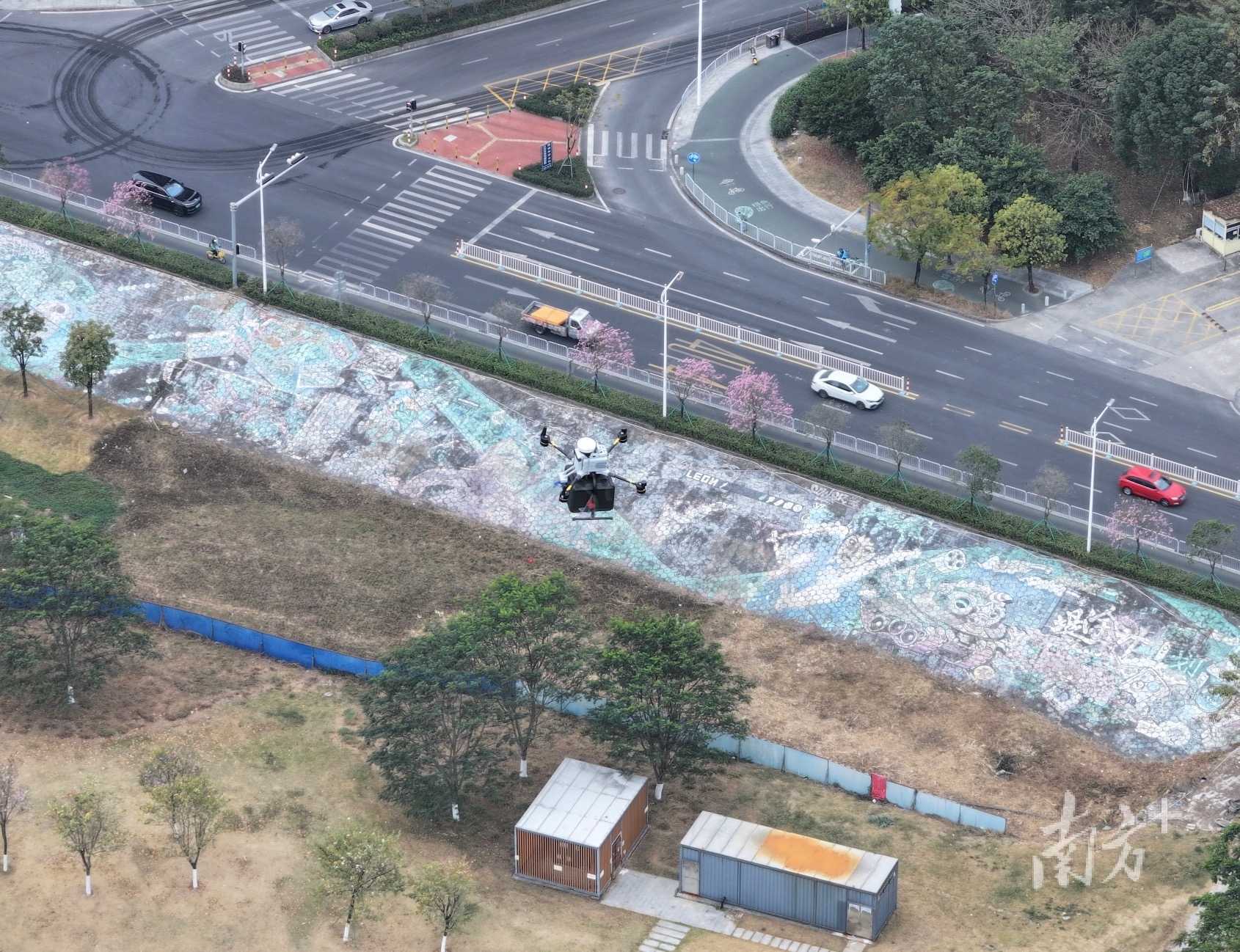 本次配送机型最大载荷达10公斤,续航里程高达60公里。