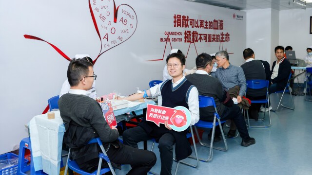 热血护航！广东医护工作者踊跃参与无偿献血
