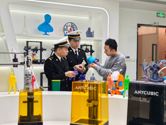 龙岗海关深入企业开展原产地政策指导助力3D打印机企业提升产品竞争力