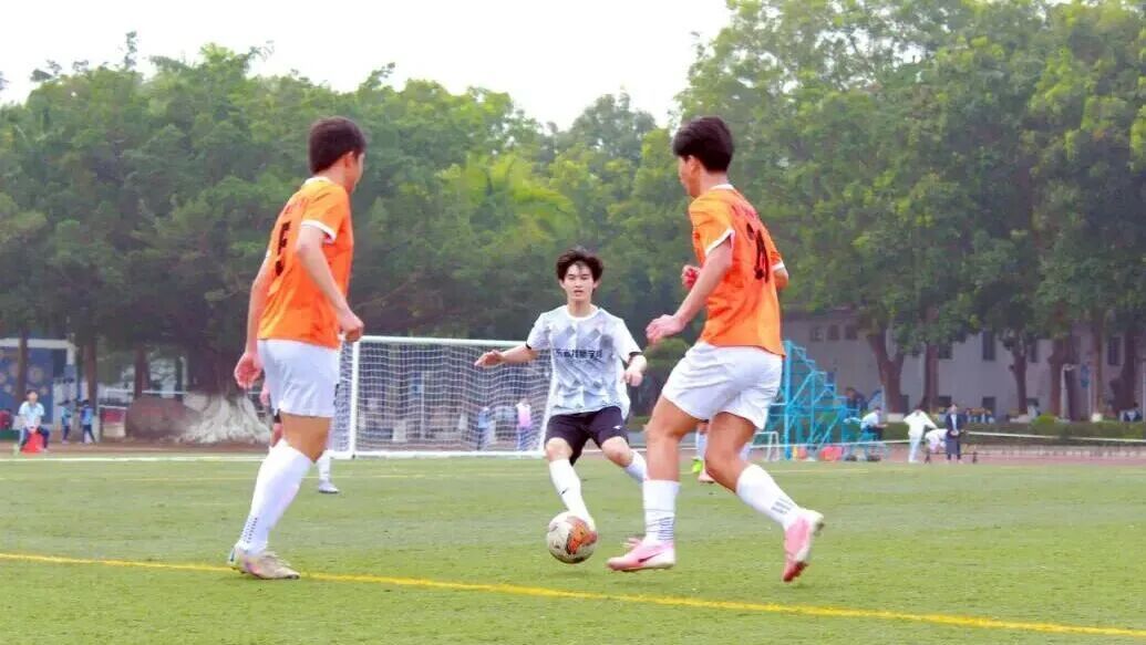 燃动绿茵！“技超”联赛热血开赛，技工学子青春逐梦