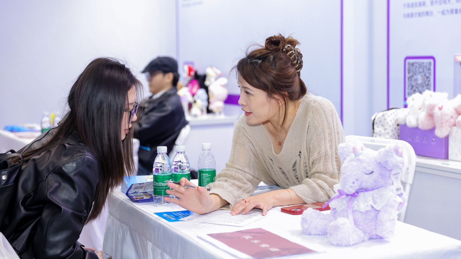 央视新闻：“粤”上新台阶丨这场招聘会，人才为何站“C位”？