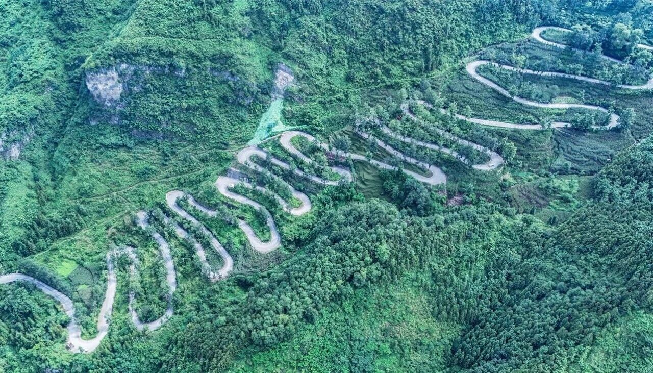 晴隆二十四道拐 李允风 摄