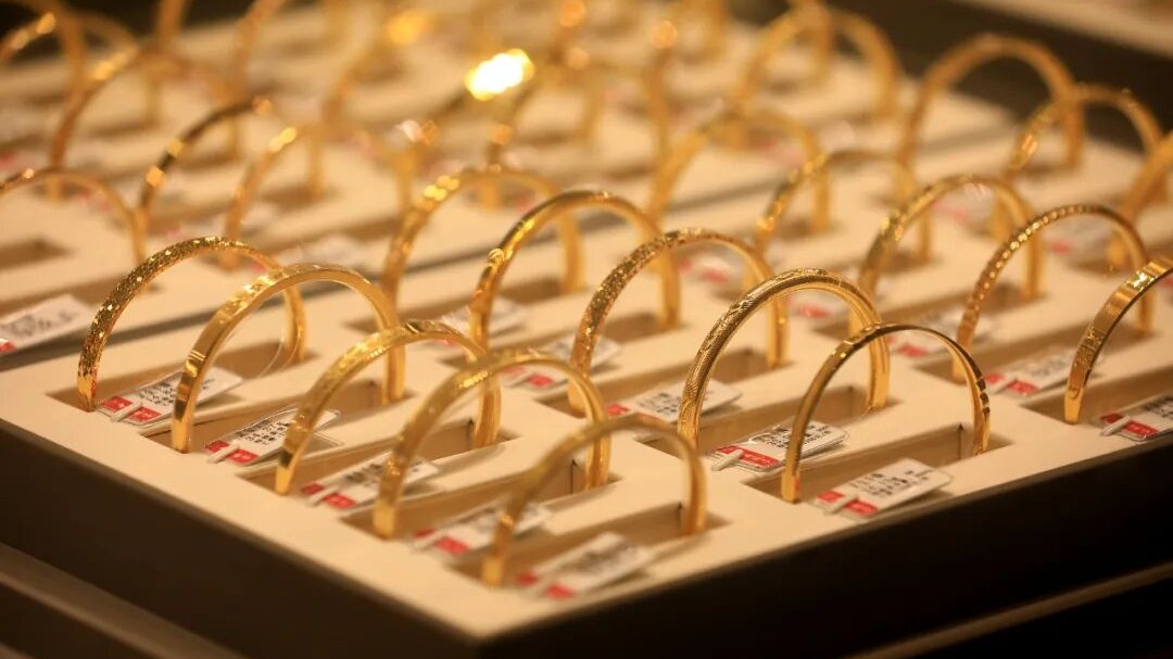 再创新高！金饰克价首破1400元